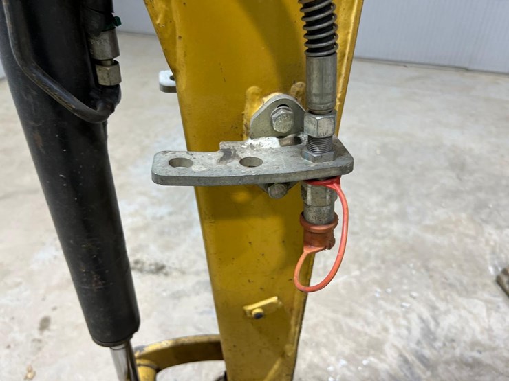 2019-caterpillar-301.7-image-10