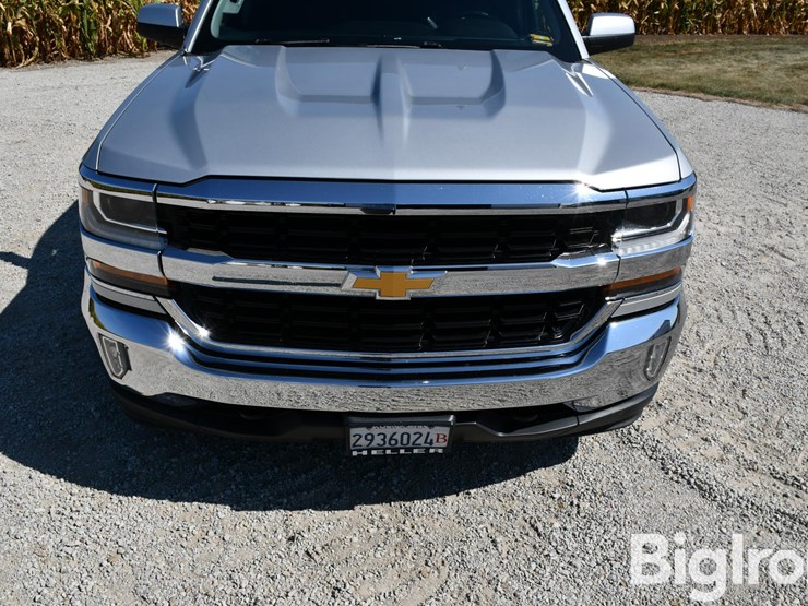 2017-chevrolet-silverado-1500-lt-image-9