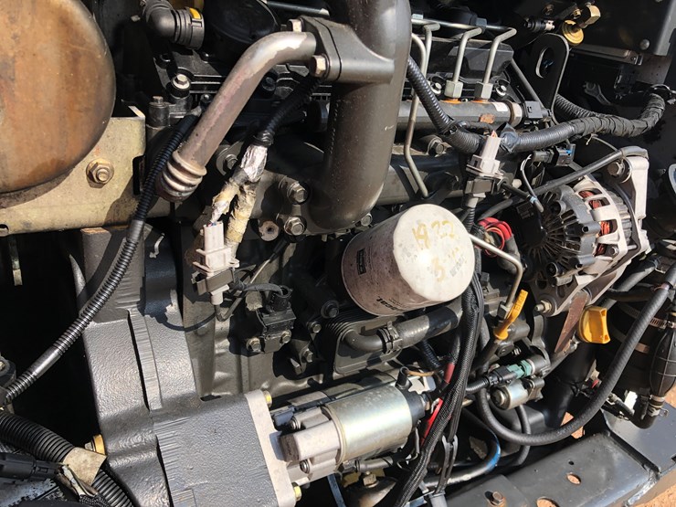 2014-bobcat-s650-image-49