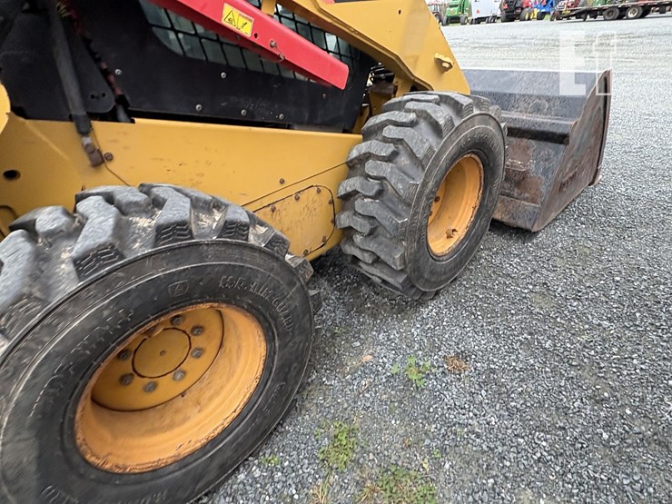 2013-caterpillar-262c2-image-14