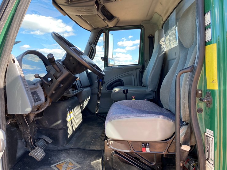 2003-international-7400-image-50