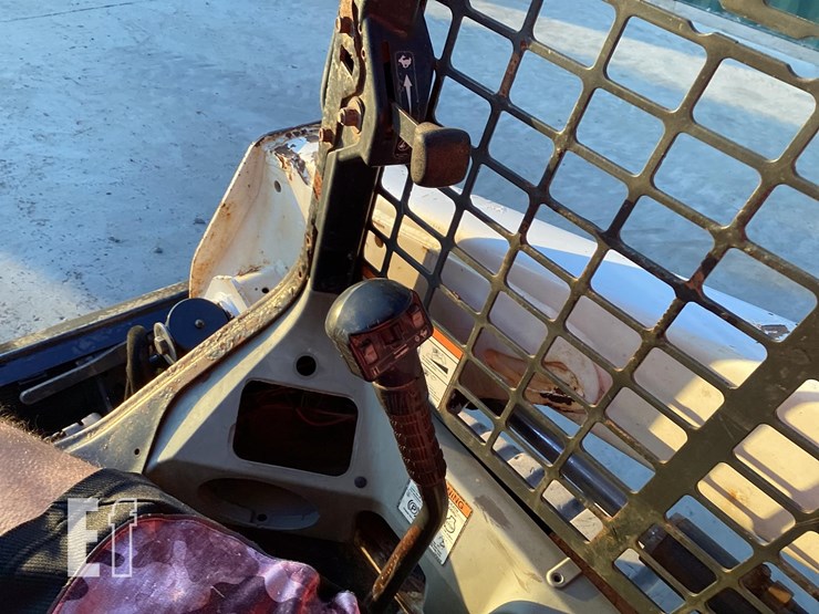 2013-bobcat-t550-image-15