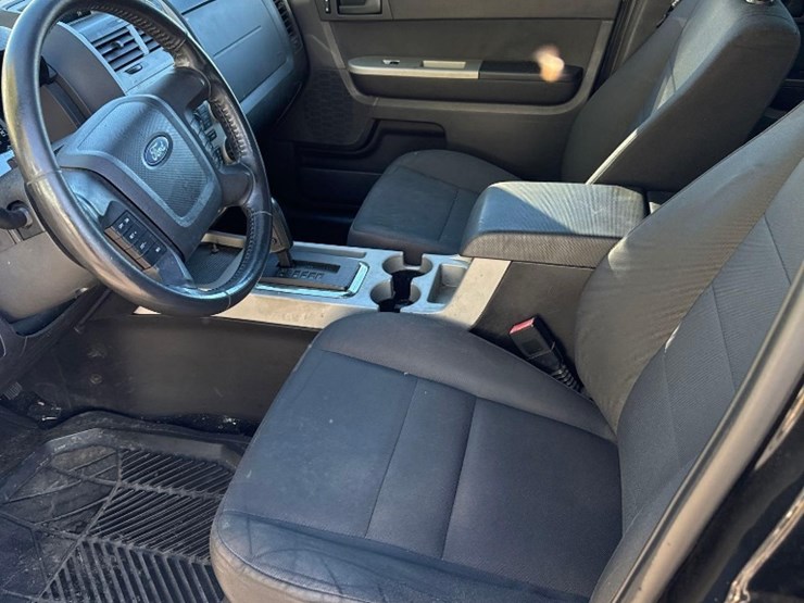 2011-ford-escape-xlt-image-9