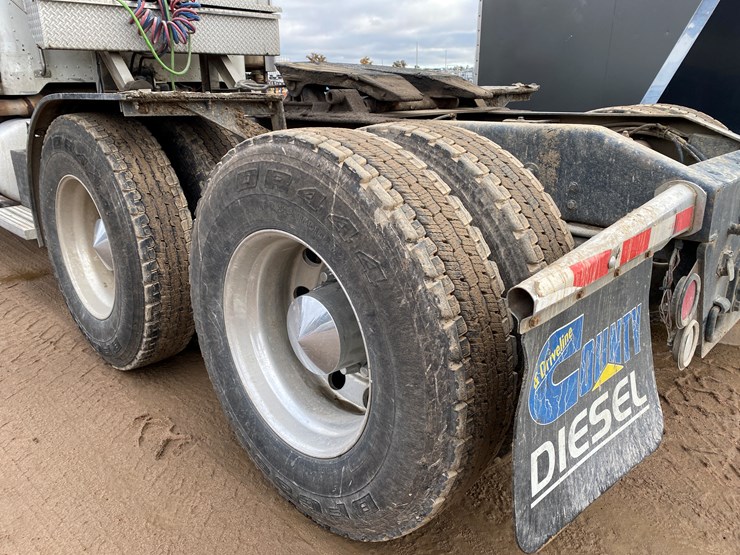 peterbilt-357-image-22