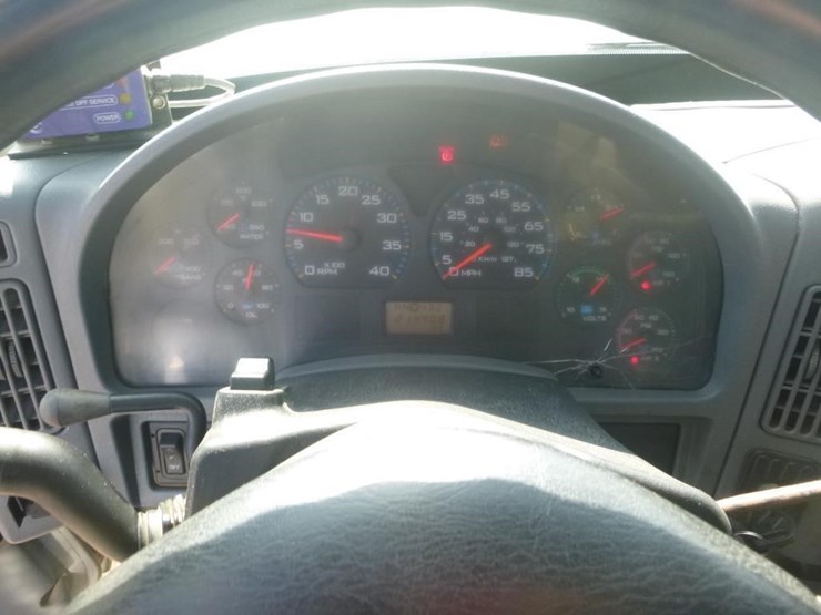 2003-international-7400-image-13