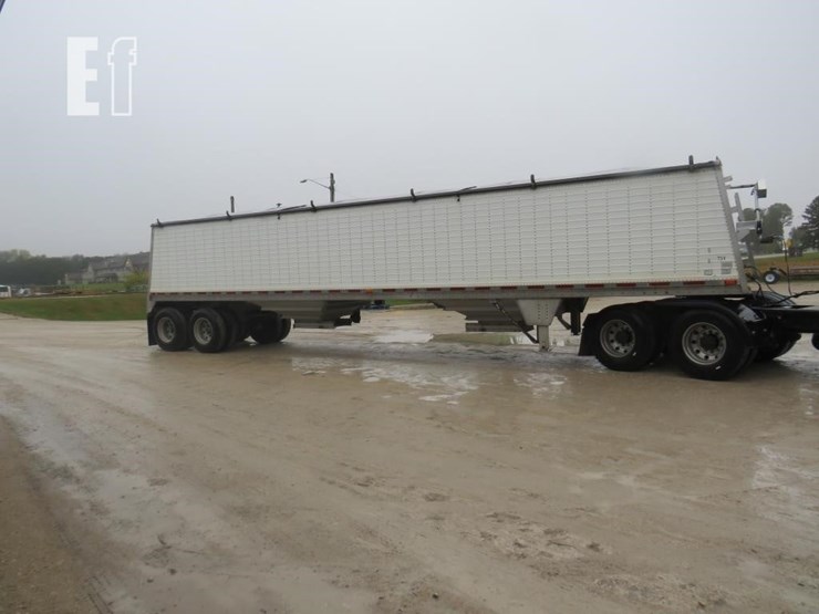 1995-wilson-41-ft-image-1