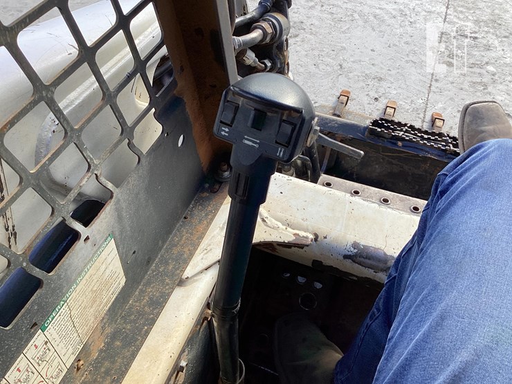 2007-bobcat-t250-image-16