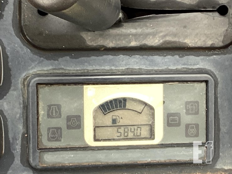 2020-deere-26g-image-19