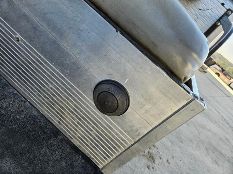 #2481-•-club-car-turf-truck-golf-cart-image-25