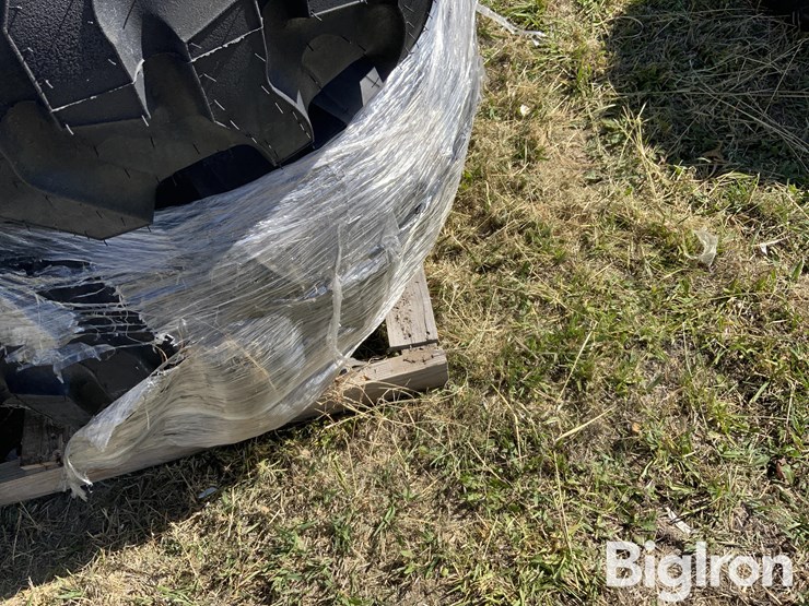 titan-17.5l-24-tires-mounted-on-rims-image-12