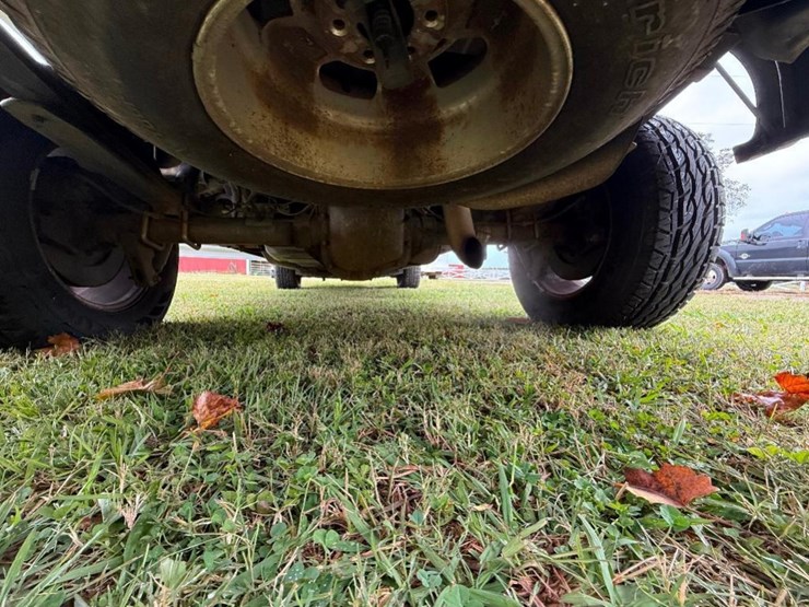 2011-ford-f150-lariat-image-28