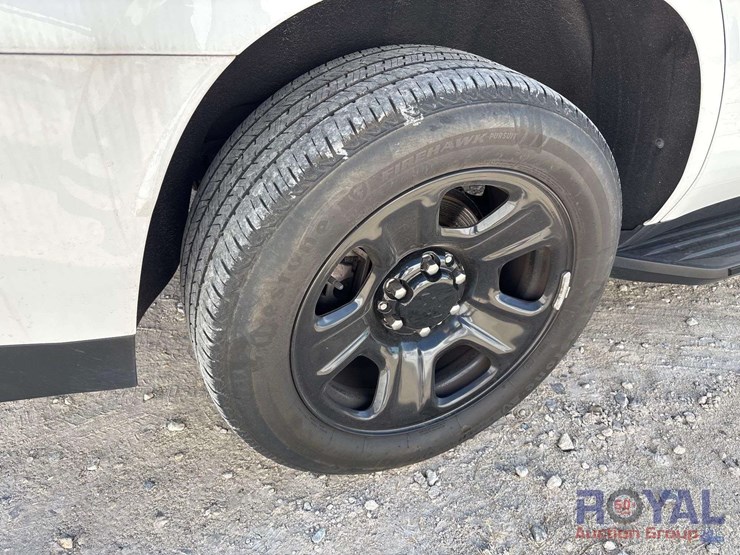 2023-chevrolet-tahoe-image-28