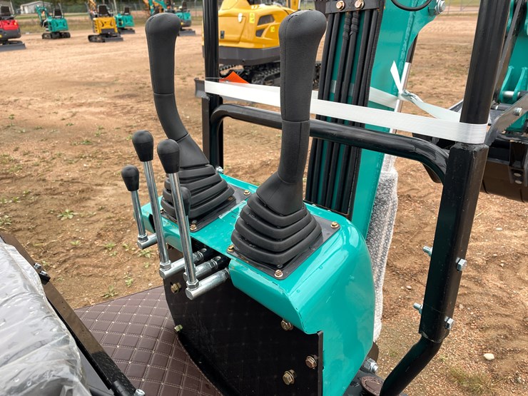 #1787-•-agt-qh12r-mini-excavator-image-29