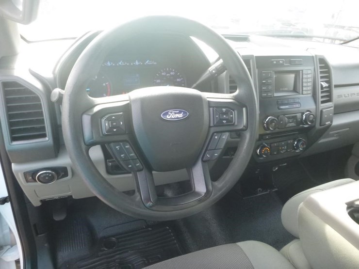 2018-ford-f550-image-18