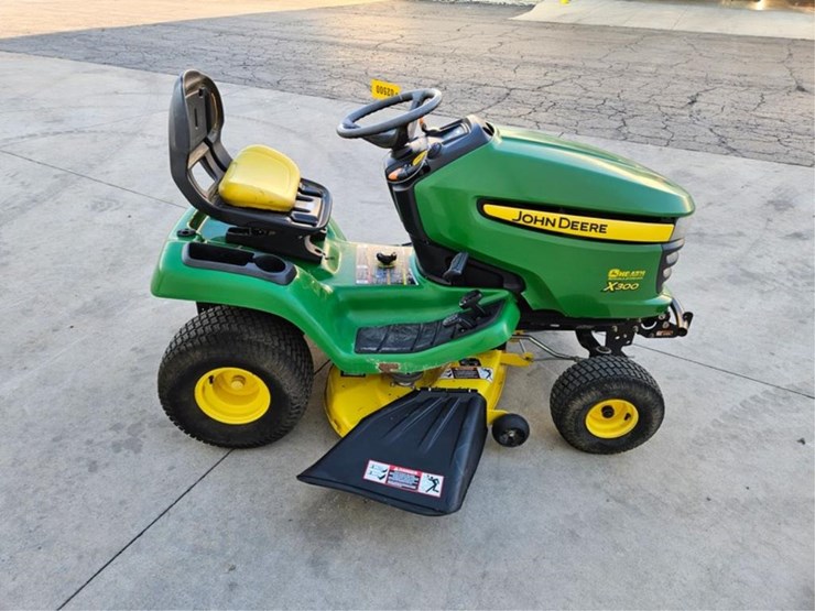 john-deere-x300-image-6
