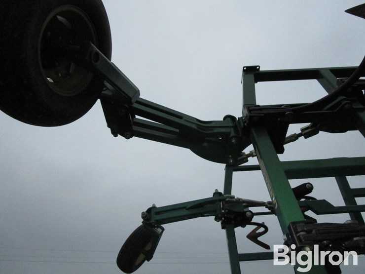 2018-great-plains-6327uc-12-27'-ultra-chisel-w/3-bar-harrow-image-17