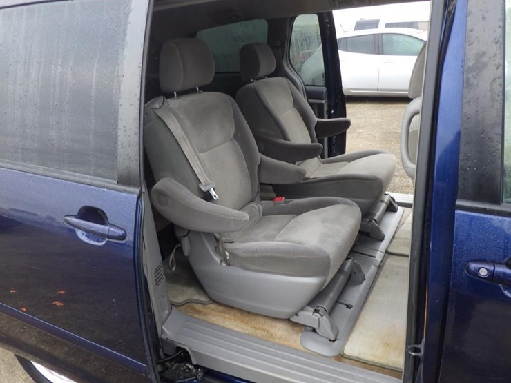 2007-toyota-sienna-image-8