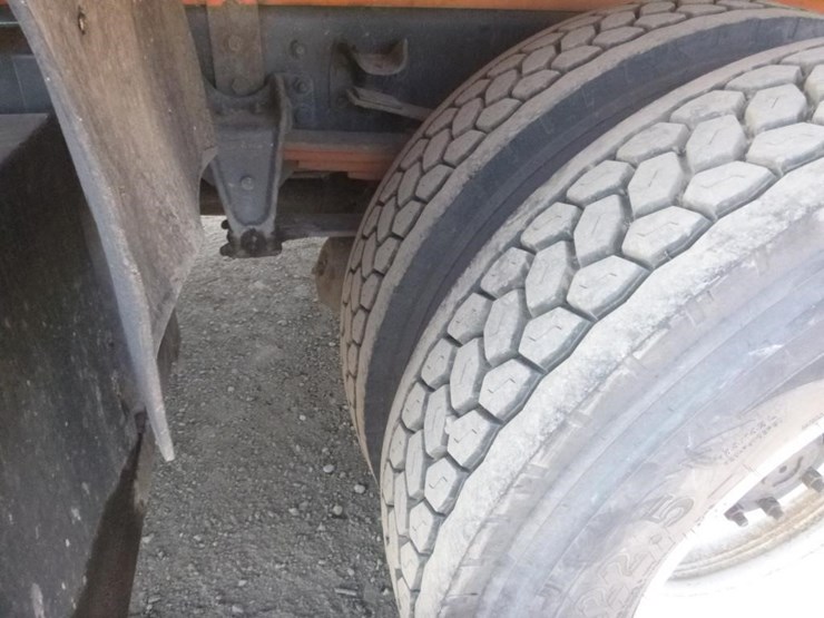 freightliner-fl70-image-18