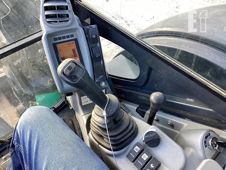 2017-deere-60g-image-17