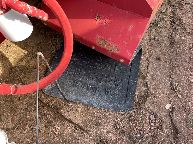 #3370-•-dust-control-5,200-gallon-water-truck-18'-tank-image-30