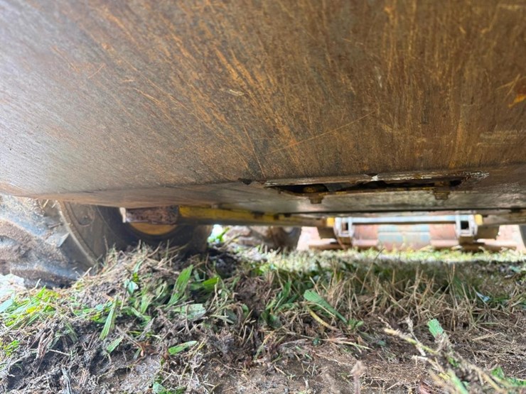 new-holland-ls185b-image-18