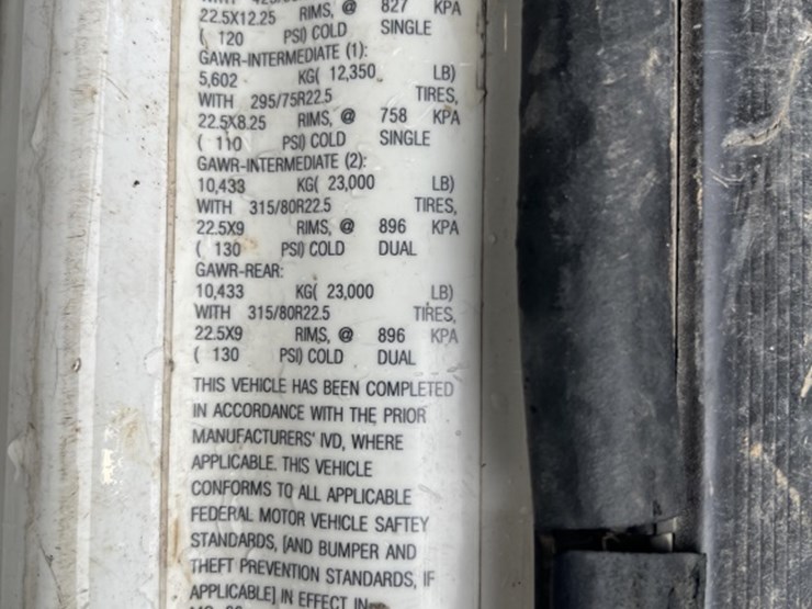 2016-kenworth-t880-image-13