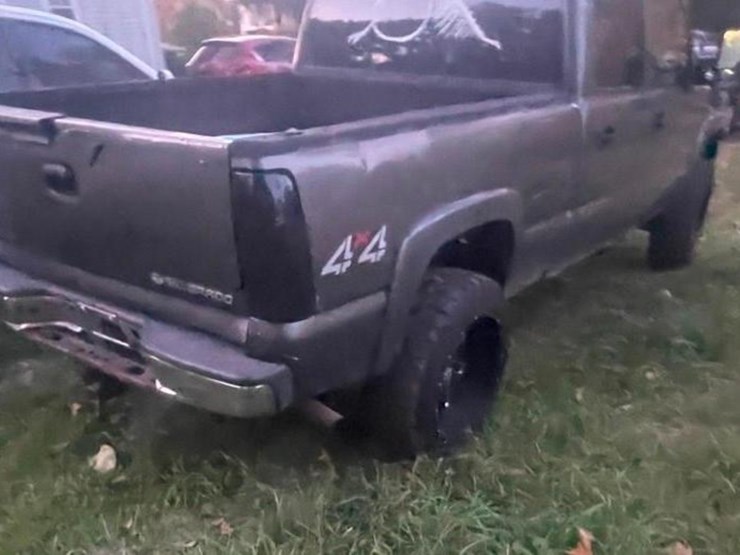 2002-chevrolet-silverado-image-4