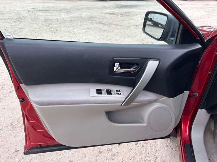 2014-nissan-rogue-image-11