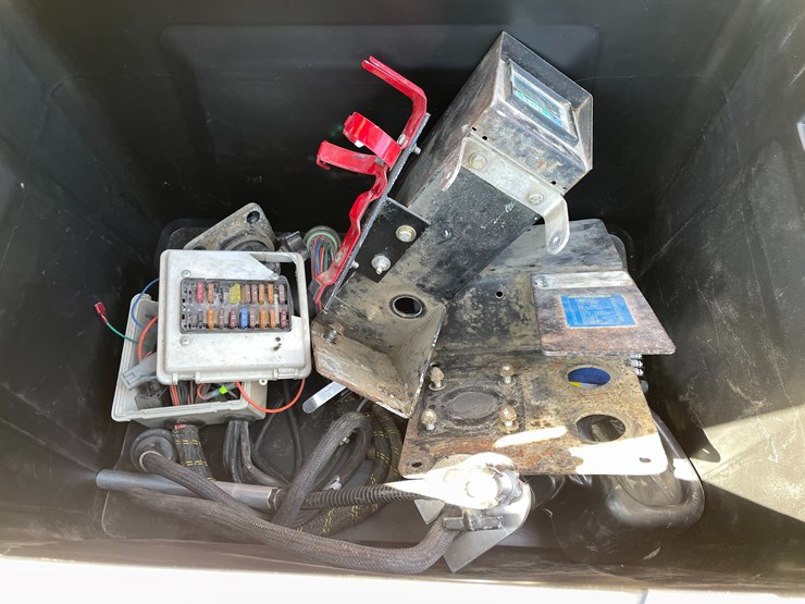 #3374-•-mcneilus-cement-mixer-drum-with-chutes-and-controls-image-19