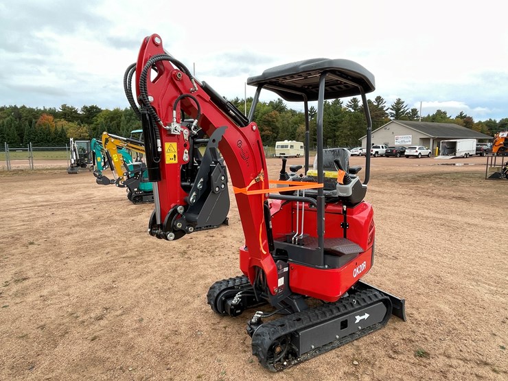 #1792-•-agt-qk20r-mini-excavator-image-1