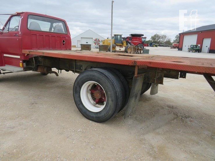 1982-ford-f700-image-7