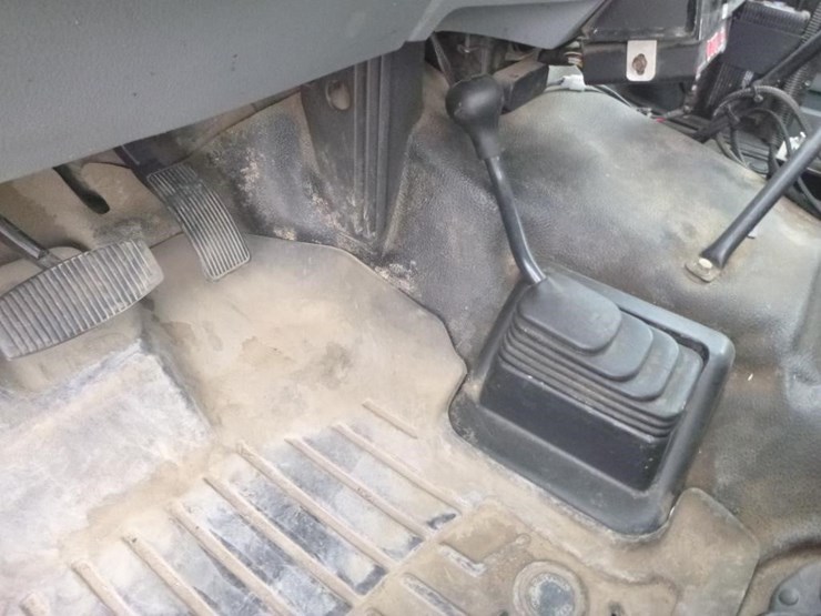 2015-ford-f550-image-22