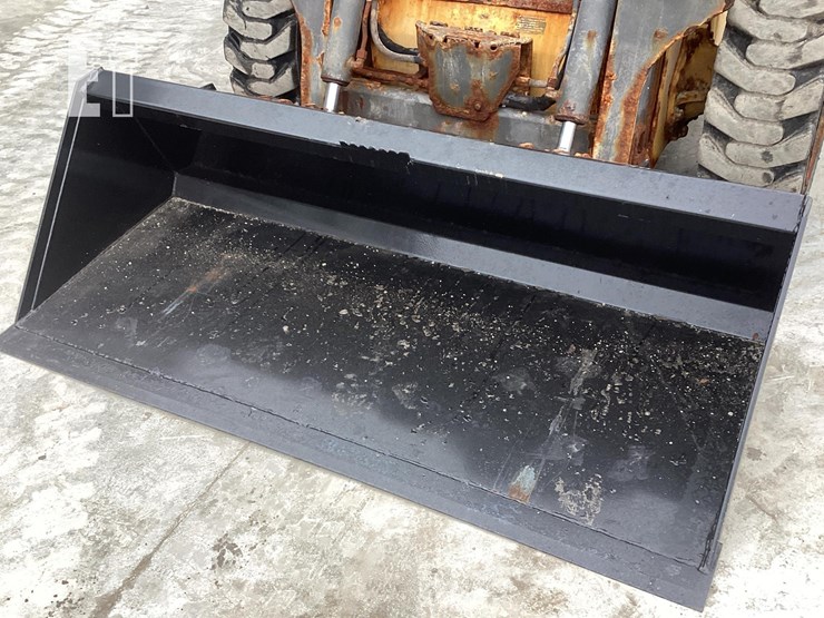 2019-deere-318g-image-9