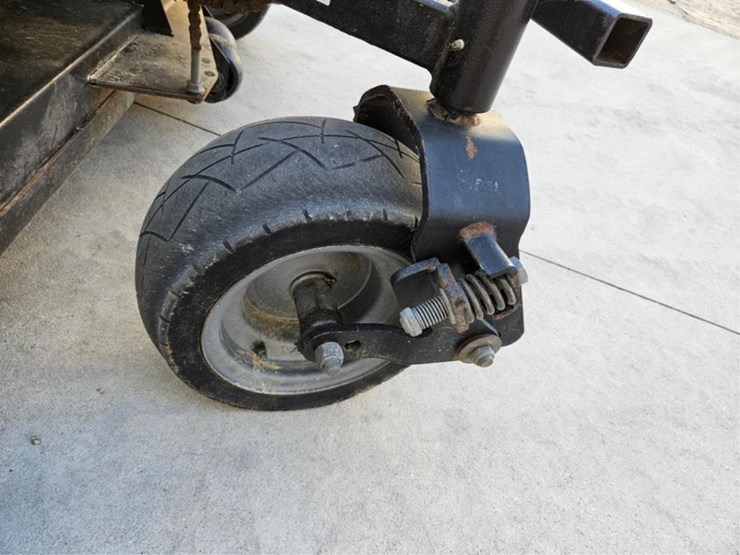 #2482-•-2012-dixie-chopper-xcaliber-3366-zero-turn-mower-image-24