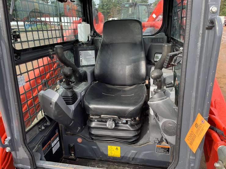 2022-kubota-svl97-2-image-25