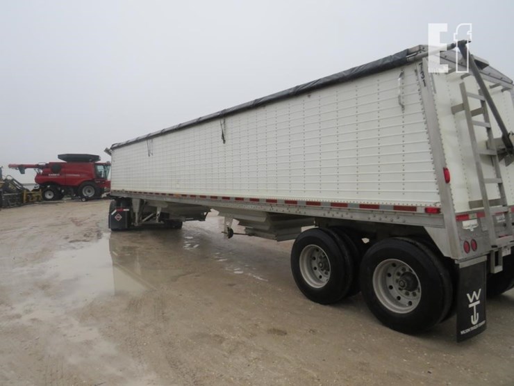 1995-wilson-41-ft-image-9