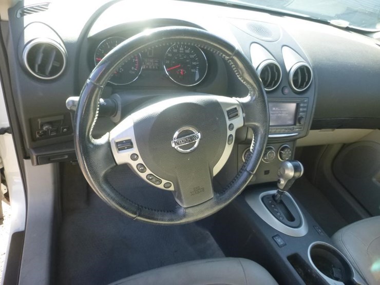 2011-nissan-rogue-image-10