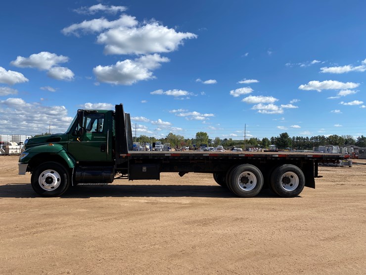 2003-international-7400-image-2