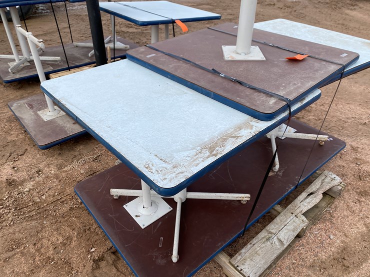 #3389-•-(4)-tables-image-4