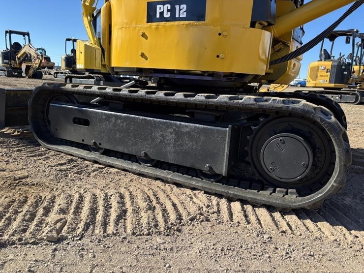 komatsu-pc12uu-2-image-16