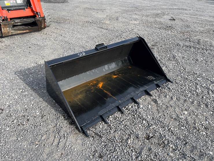 #815-•-66”-qt-tooth-bucket-image-1