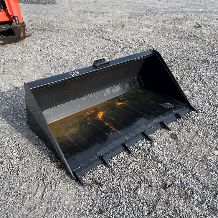 #815 • 66” QT TOOTH BUCKET