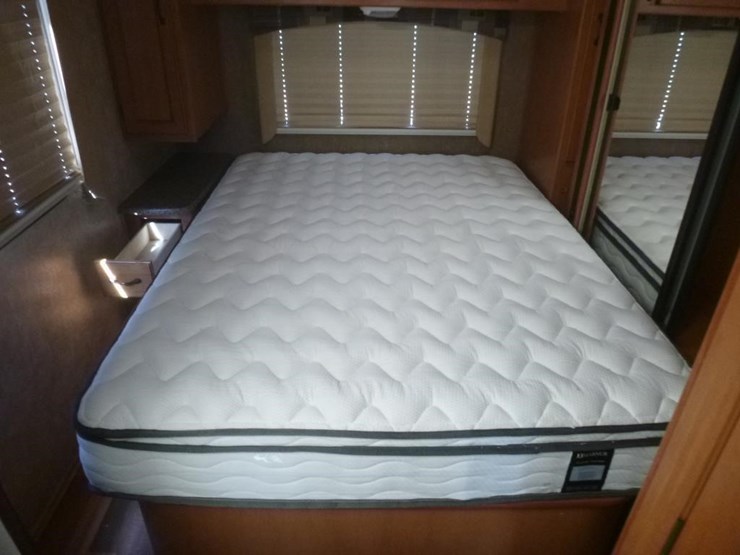 2014-ford-e450-image-41