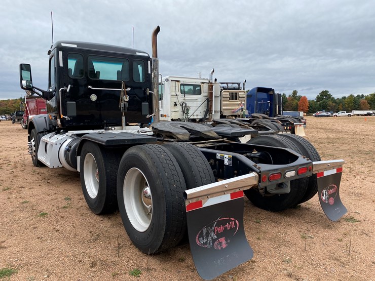 2017-peterbilt-567-image-6