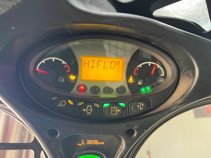 2023-bobcat-t770-image-23