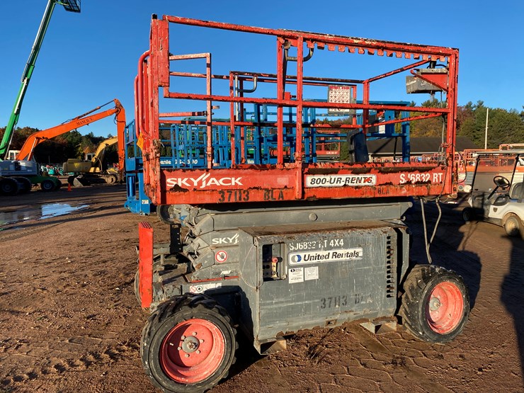 2016-skyjack-sj6832rt-image-28