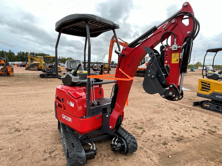 #1792-•-agt-qk20r-mini-excavator-image-3