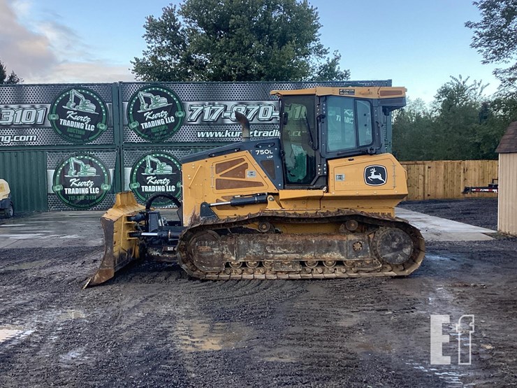 2021-deere-750l-image-1