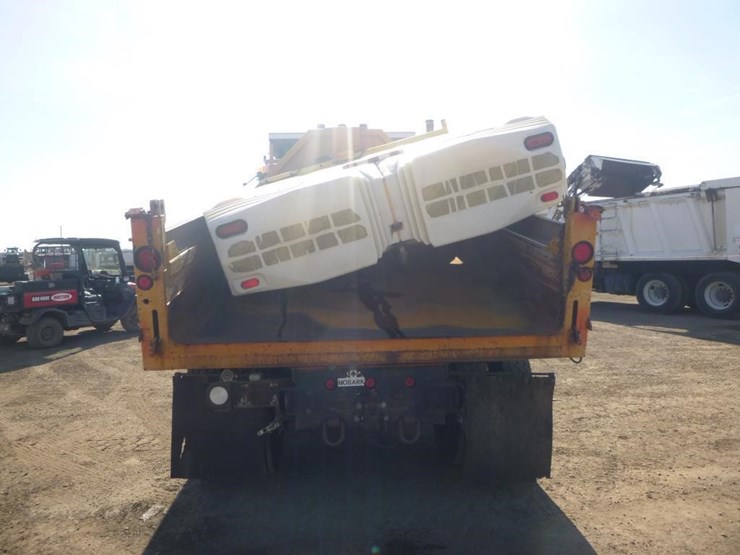 freightliner-fl70-image-7