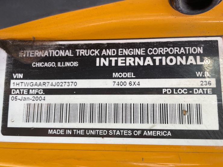 2004-international-7400-image-42